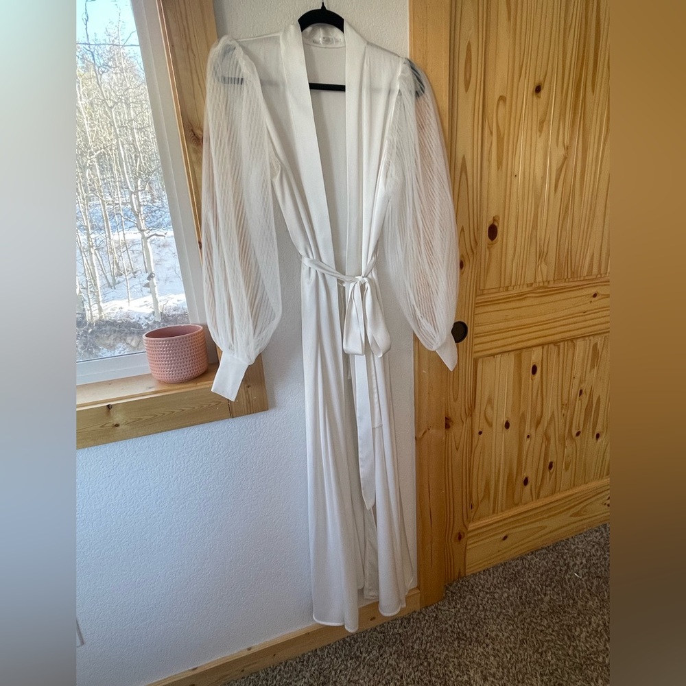 White Bridal dressing robe, Floor length, Satin, Boudoir